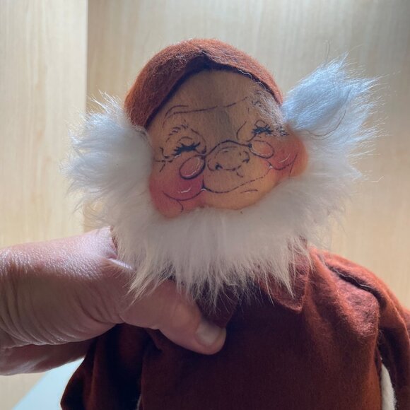 Large Vintage AnnaLee Folk Art Monk or Frier Doll with Jug & Cardinal - Picture 13 of 13